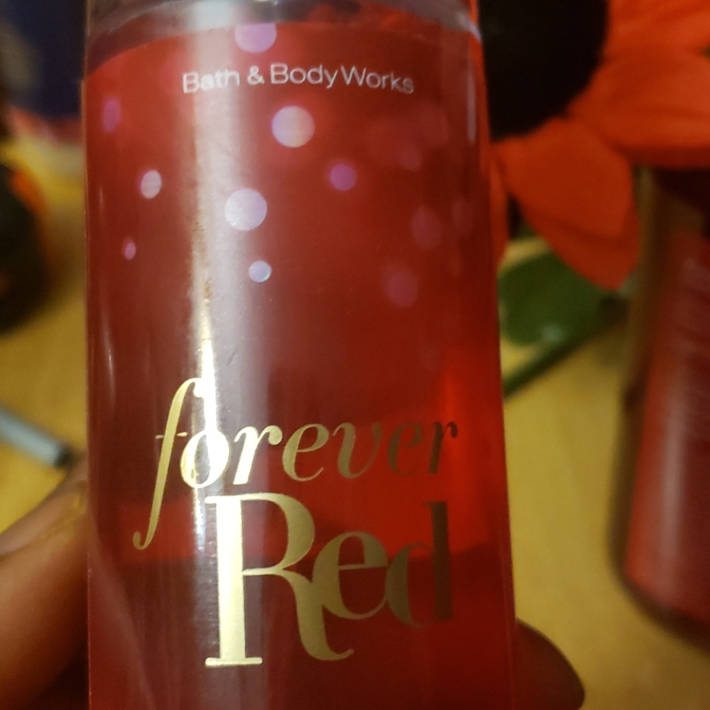 FOREVER RED COSTMETICS - Picture 4 of 9